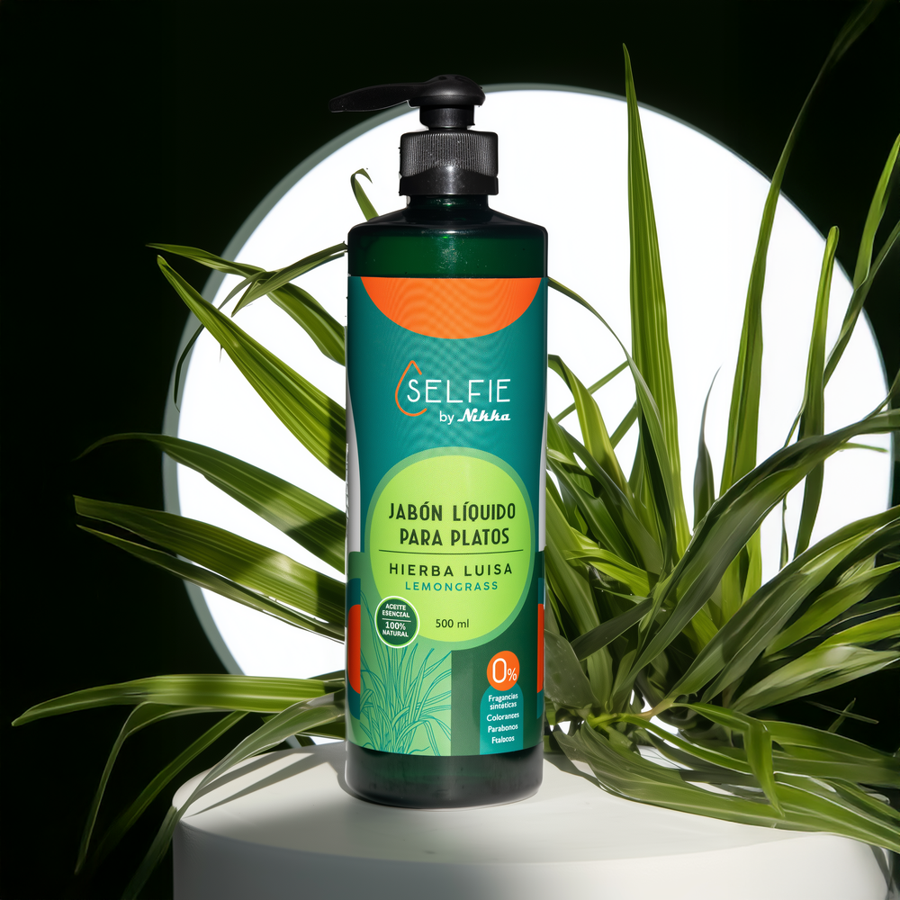 nikka2612_18969_httpss.mj.runPCXxmTwbhII_httpss.mj.runoSXk1L9xg_2caabc16-9b34-4d78-9773-7aa1da0ce8a1 Jabón Líquido para Platos con Hierba Luisa - Imagen 1